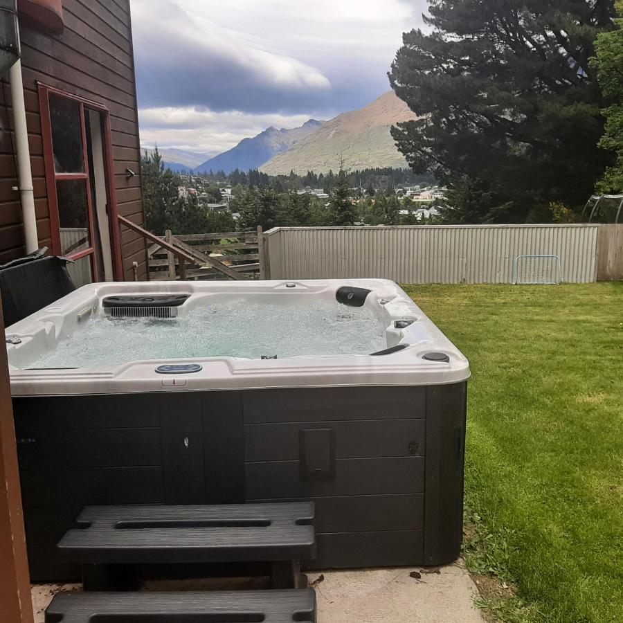 Hot Tub And Views Over - Entire House *